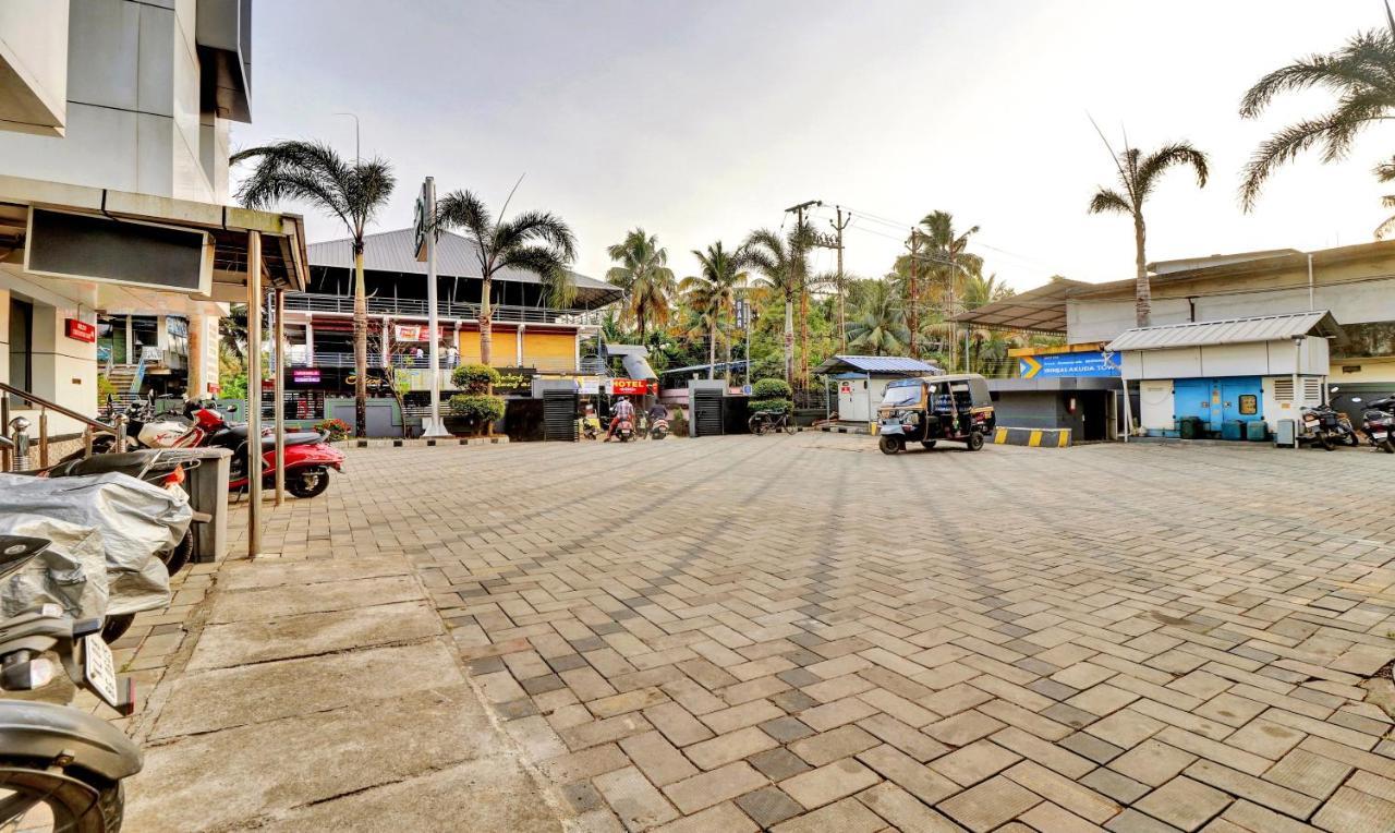 Treebo Symphony Hotels And Resorts Angamally Kizhake Chālakudi 外观 照片